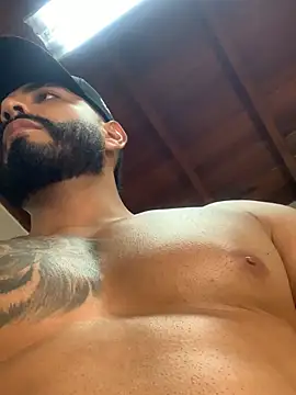 LeandroRusso online show from February 26, 11:48 pm