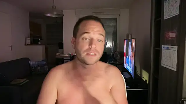 Snapshot of Funnyjul31 chatting on October 15, 5:35 pm Funnyjul31 online show from October 15, 5:35 pm