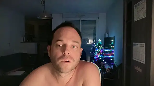 Funnyjul31 online show from December 5, 7:21 pm