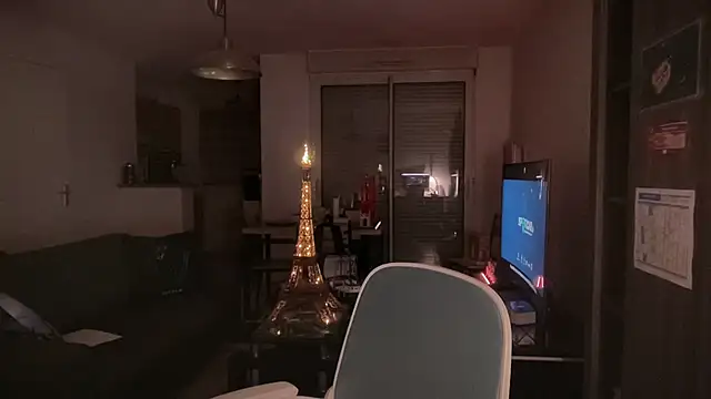 Funnyjul31 online show from April 21, 4:45 pm