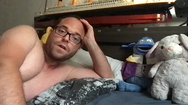 Funnyjul31 online show from May 29, 6:50 pm