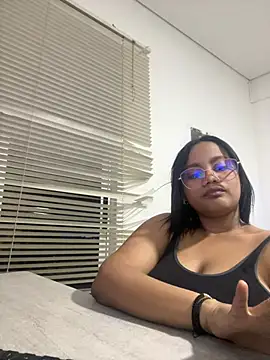 Snapshot of my_cam chatting on February 27, 11:04 pm my cam online show from February 27, 11:04 pm