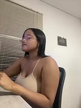 Snapshot of my_cam chatting on March 1, 11:58 pm my cam online show from March 1, 11:58 pm