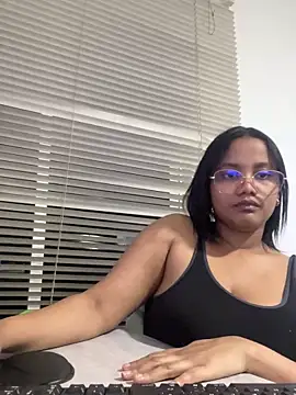 Snapshot of my_cam chatting on March 11, 1:16 am my cam online show from March 11, 1:16 am