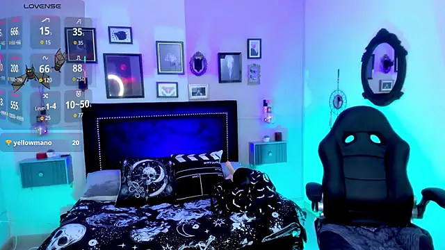 Snapshot of IsisRaichuu_ chatting on September 22, 8:44 pm IsisRaichuu online show from September 22, 8:44 pm