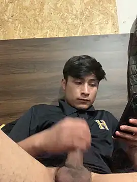 EduardoEspinoza12 online show from April 21, 4:30 am