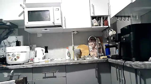 Snapshot of Misssweet_s chatting on February 4, 4:40 am Misssweet s online show from February 4, 4:40 am