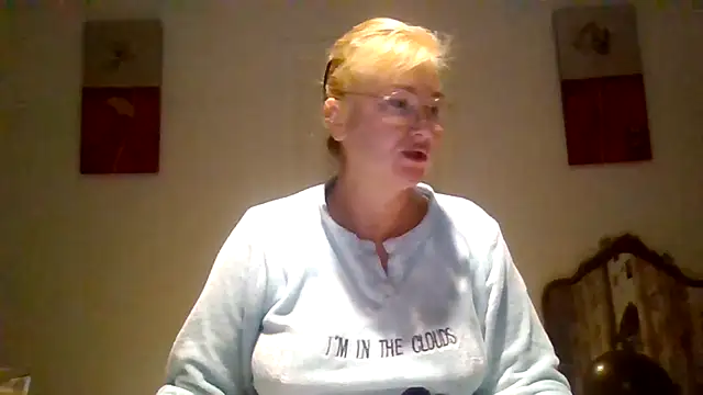 Luzia-Sal online show from February 19, 3:50 am