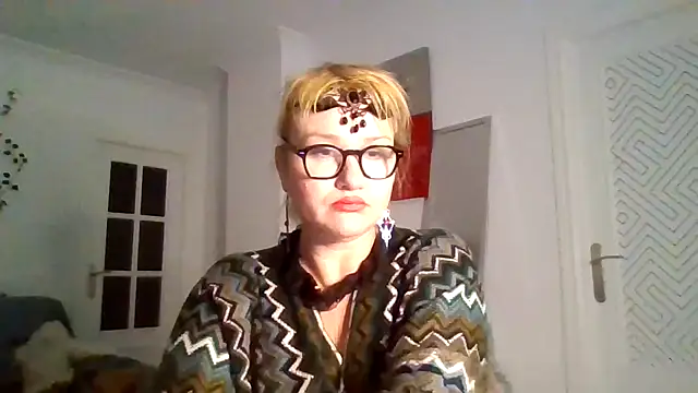 Luzia-Sal online show from March 12, 6:33 pm