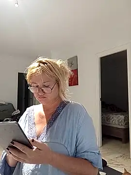 Luzia-Sal online show from September 12, 6:02 am