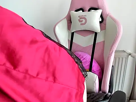 LadyLyanna online show from February 10, 7:58 am