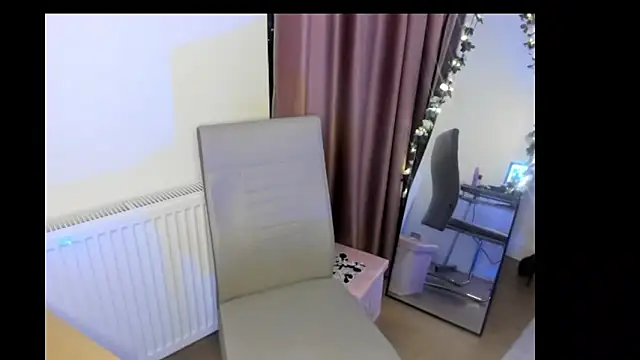 LadyLyanna online show from March 7, 6:22 pm