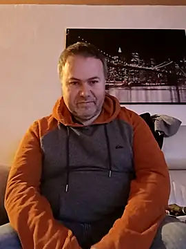 Pourleplasirs online show from February 18, 10:36 pm