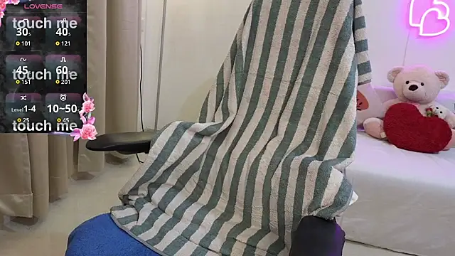 Snapshot of MISS_MYRA chatting on March 7, 6:49 pm MISS MYRA online show from March 7, 6:49 pm