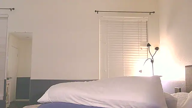 MilfRayne online show from February 10, 9:04 am