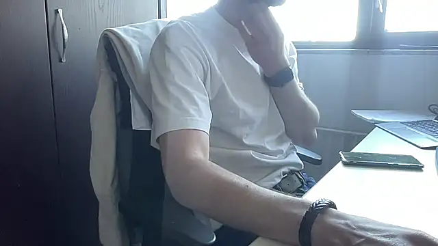 Snapshot of bullyboyy chatting on March 17, 3:07 pm bullyboyy online show from March 17, 3:07 pm