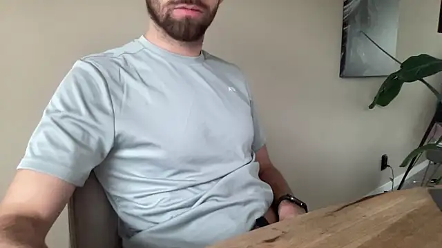 Snapshot of bullyboyy chatting on September 30, 7:02 am bullyboyy online show from September 30, 7:02 am