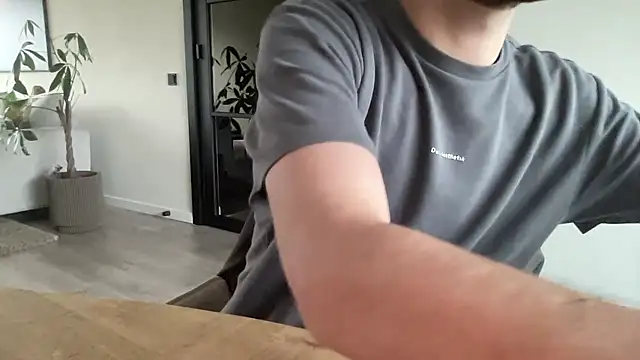 bullyboyy online show from January 18, 8:51 am