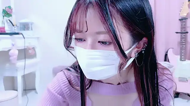 Snapshot of Megu-mimi chatting on October 13, 9:53 am Megu-mimi online show from October 13, 9:53 am