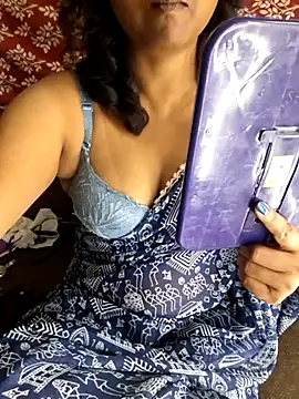 Snapshot of Cute_Jiyaa chatting on August 2, 5:44 pm Cute Jiyaa online show from August 2, 5:44 pm