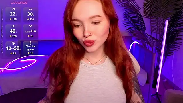 Snapshot of Maya_Light chatting on November 22, 8:24 am Maya Light online show from November 22, 8:24 am