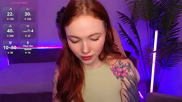 Snapshot of Maya_Light chatting on December 22, 2:08 am Maya Light online show from December 22, 2:08 am