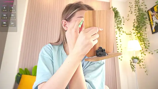 heartseduction online show from March 4, 8:31 am