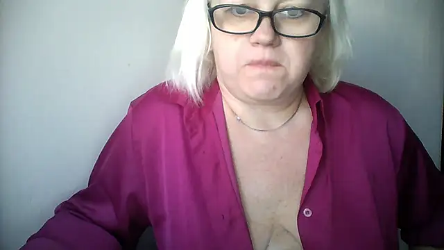 Snapshot of Mayya4321 chatting on October 15, 9:20 am Mayya4321 online show from October 15, 9:20 am