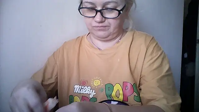 Snapshot of Mayya4321 chatting on October 25, 8:22 am Mayya4321 online show from October 25, 8:22 am