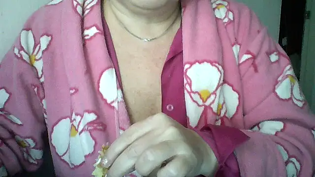 Snapshot of Mayya4321 chatting on November 18, 10:20 am Mayya4321 online show from November 18, 10:20 am