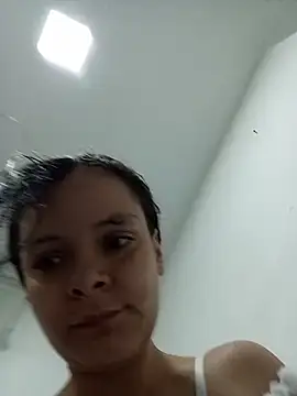 Snapshot of Ariasmithog chatting on December 22, 11:02 pm Ariasmithog online show from December 22, 11:02 pm