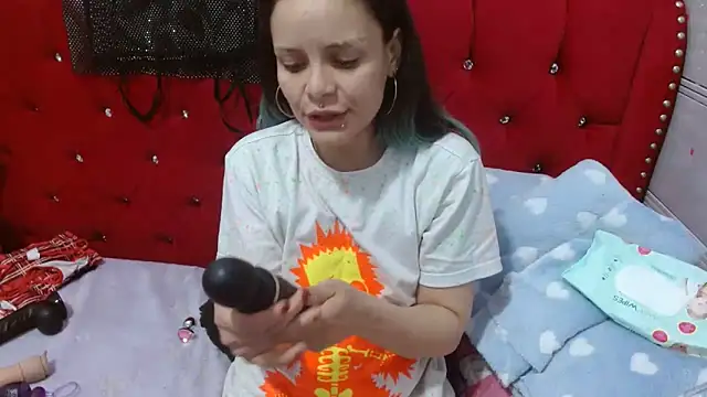 Ariasmithog online show from February 27, 9:15 pm