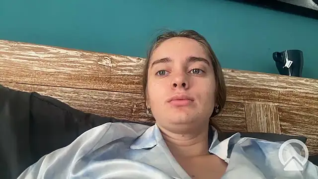 Snapshot of valure_lera chatting on March 19, 4:57 am valure lera online show from March 19, 4:57 am