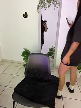 meli ortiz  online show from March 26, 2:44 pm