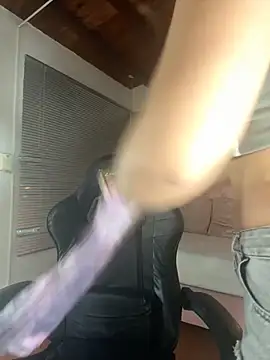 Hadley  online show from October 9, 3:48 am