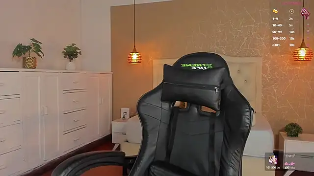 Hadley  online show from October 12, 2:21 am