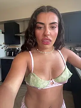 cute carly  online show from June 25, 9:47 am