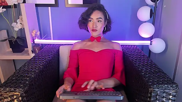 AliDiaz  online show from February 3, 7:42 pm