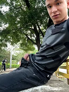 arevalo1124 online show from October 16, 9:49 pm