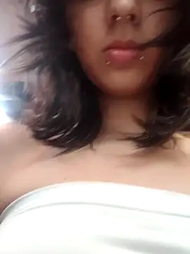 Snapshot of Maiden-Hot chatting on March 18, 7:53 pm Maiden-Hot online show from March 18, 7:53 pm