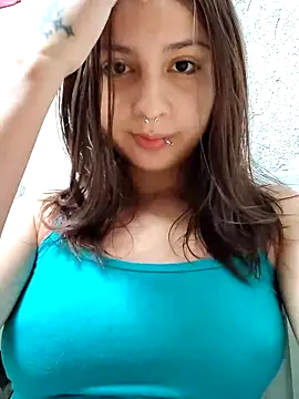 Snapshot of Maiden-Hot chatting on June 6, 8:02 pm Maiden-Hot online show from June 6, 8:02 pm