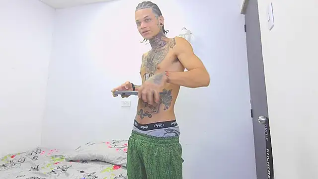 hot man05 online show from February 12, 11:11 pm