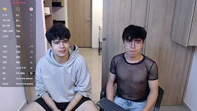 Snapshot of stiven_and_ale chatting on March 21, 6:38 am stiven and ale online show from March 21, 6:38 am