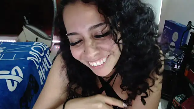 Snapshot of AliceSweet4U chatting on March 8, 2:55 am AliceSweet4U online show from March 8, 2:55 am