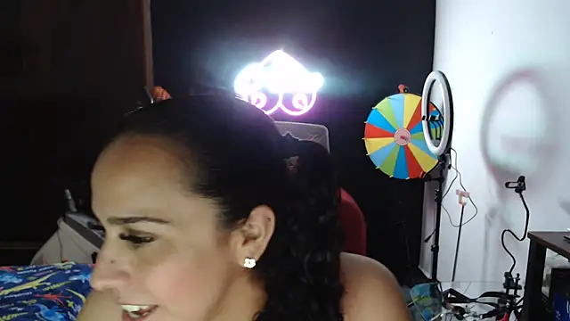 Snapshot of AliceSweet4U chatting on March 11, 5:05 am AliceSweet4U online show from March 11, 5:05 am