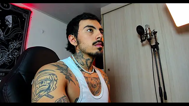 Snapshot of scockpion__ chatting on January 29, 7:25 am scockpion online show from January 29, 7:25 am