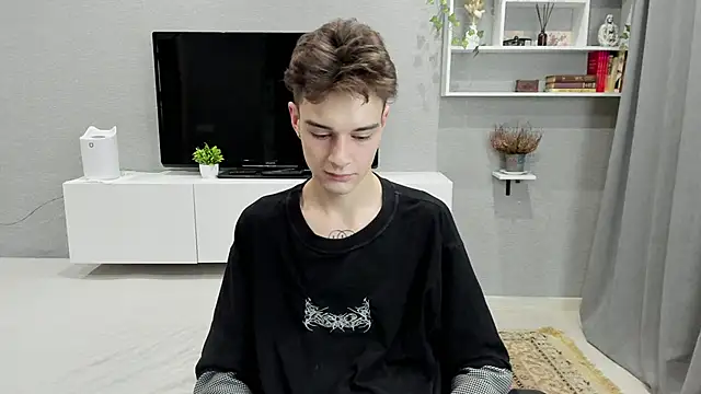 Snapshot of avegothy- chatting on February 7, 6:56 pm avegothy- online show from February 7, 6:56 pm