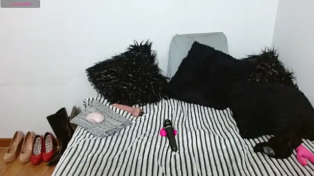 Lunasquirt1985 online show from October 15, 11:43 am