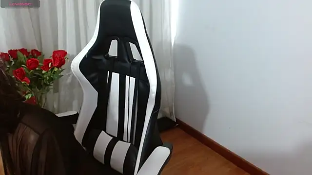 Lunasquirt1985 online show from April 15, 1:40 pm