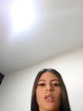 vanessacardena14 online show from January 30, 7:15 pm